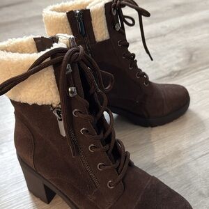 Elegant Brown Lace-Up Boots with Cream Lining